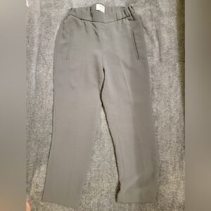 Aritzia Wilfred Size 00 Capri. Good condition.